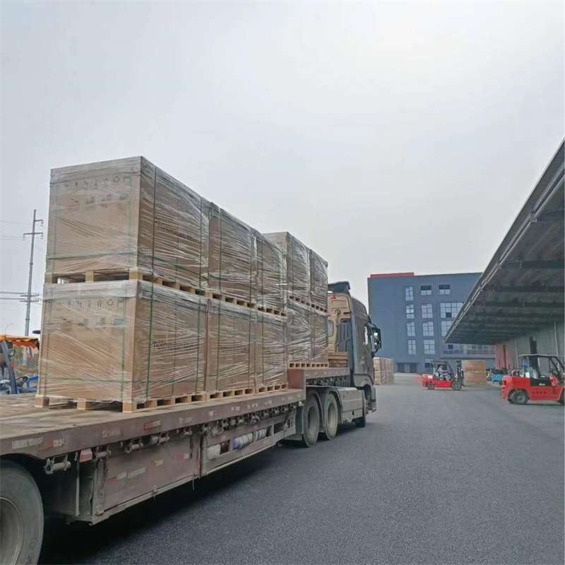 轮台县阿瓦提县：物流专线的高效货运之旅